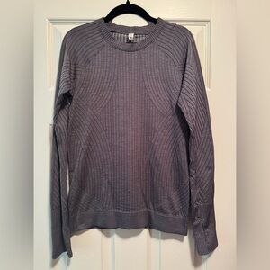 Lululemon Athletica women’s long sleeve. Size 6